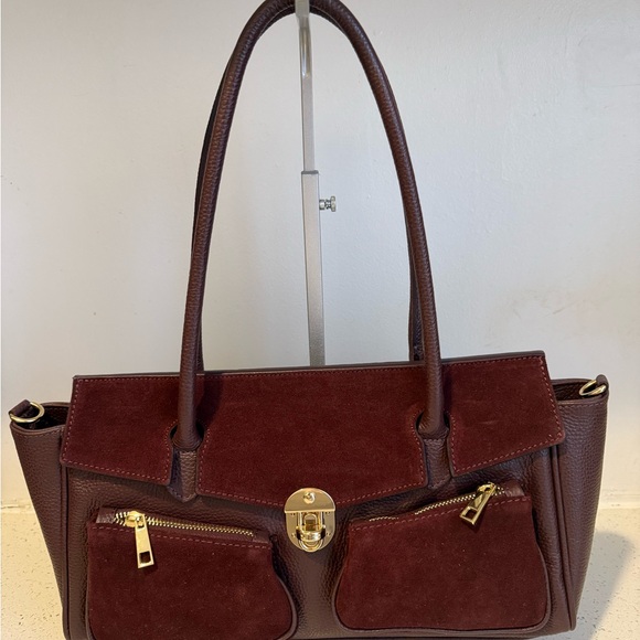 Chic Burgundy Leather Shoulder Bag Made in Italy - Picture 11 of 11